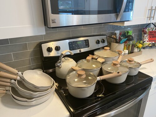 Barefoot Dreams 2 Bed 2 Bath Private Pool Home - Fenced In Yard -10 min to beach