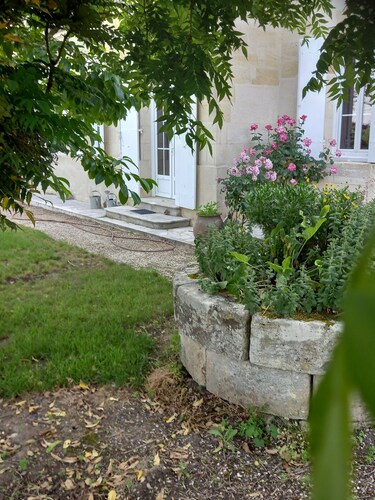 19th century Château Colette next to St Emilion 3-star non-smoking interior.