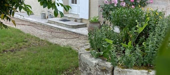Château colette du 19eme à côté de St emilion 3 étoiles non fumeur en intérieur.