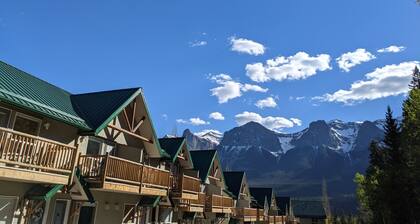 ❤Mountain Chalet on the Very Edge of Banff Forests