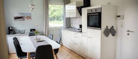 Kühlschrank, Ofen, Herdplatte, Geschirrspüler