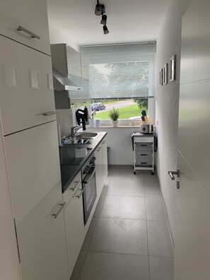 Réfrigérateur, four, plaque de cuisson, lave-vaisselle