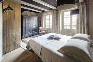 1 chambre, fer et planche à repasser, Wi-Fi gratuit, draps fournis