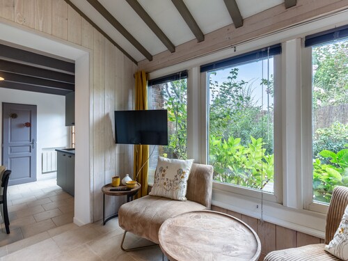 Le Cottage de La Maison Saint Léonard | Lovely Shared Garden in the Heart o