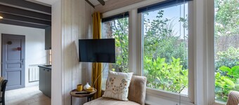 Le Cottage de La Maison Saint Léonard | Lovely Shared Garden in the Heart o