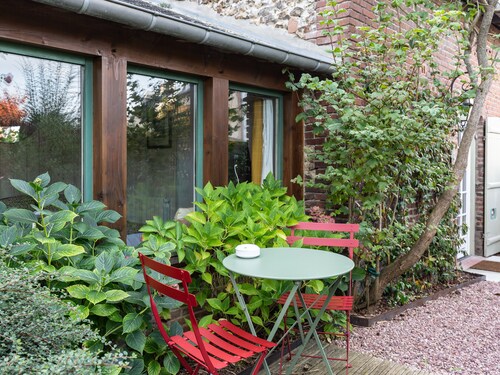 Le Cottage de La Maison Saint Léonard | Lovely Shared Garden in the Heart o