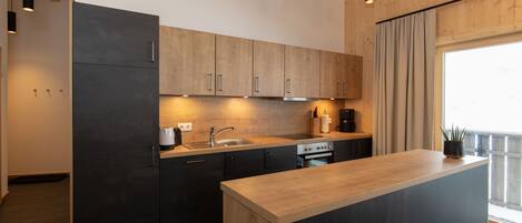 Réfrigérateur, four, plaque de cuisson, lave-vaisselle