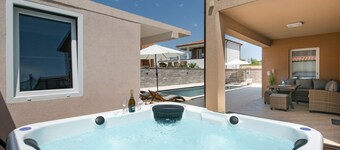Villa Maslina - sea view and BBQ