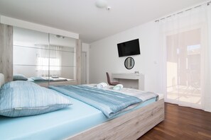 4 bedrooms, free WiFi