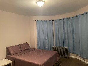 4 sovrum, skrivbord, gratis wi-fi och sängkläder