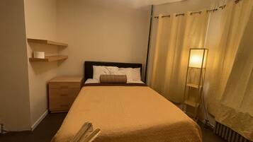 4 bedrooms, desk, free WiFi, bed sheets