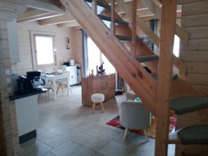 TV, books, music library, stereo - Blockbohlenhaus "steiner Lodge" (Steinen)