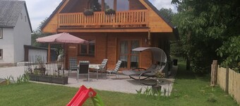 Blockbohlenhaus "steiner Lodge"