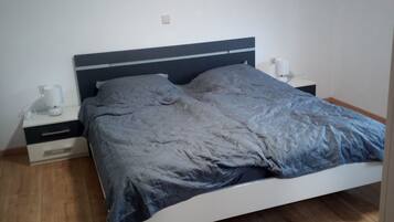 1 Schlafzimmer, Reisekinderbett, kostenloses WLAN, BettwÀsche