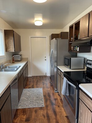 Fridge, oven, dishwasher, toaster