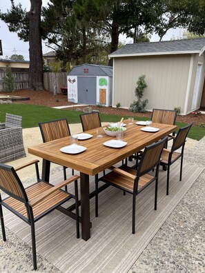 Outdoor dining - Near Beaches, Parks, Aquarium, Wharf, Pebble Bch,Pacific Grove & Carmel (Monterey)