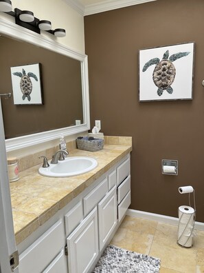 Combined shower/bathtub, jetted bath - Near Beaches, Parks, Aquarium, Wharf, Pebble Bch,Pacific Grove & Carmel (Monterey)