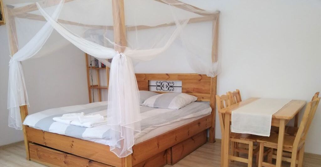 1 bedroom, iron/ironing board, free WiFi