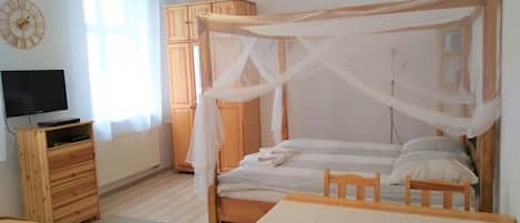 1 bedroom, iron/ironing board, free WiFi