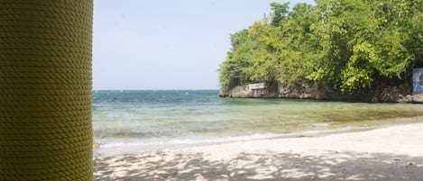 Plage à proximité, sable blanc, bar de plage