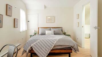 2 bedrooms, iron/ironing board, travel cot, free WiFi