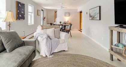Hits Adjacent | Pet Friendly | Caraway Cottage