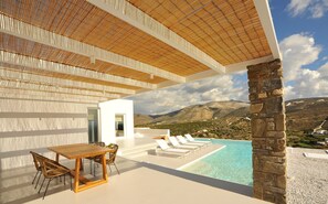 Pool - PiliPala Suites (Paros)