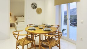 Dining - PiliPala Suites (Paros)