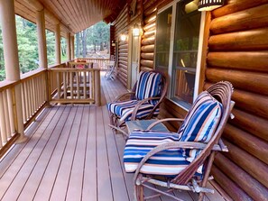 Terrace/patio - Secluded, Mystic Mountain Lodge w/cinema/arcade rm (Cloudcroft)