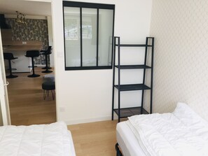 3 bedrooms, iron/ironing board, travel cot, Internet - 50m² ac Extérieur-route des Grands Crus, Dijon Sud (Fixin)