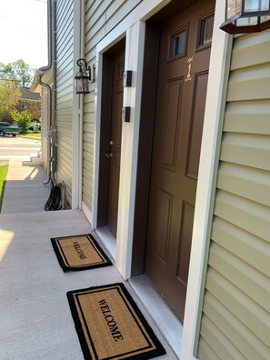 Exterior detail - Belle on Buford<br>Apt 1-1st Floor (Gettysburg)