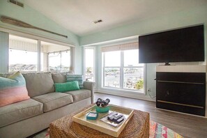 TV, fireplace, offices