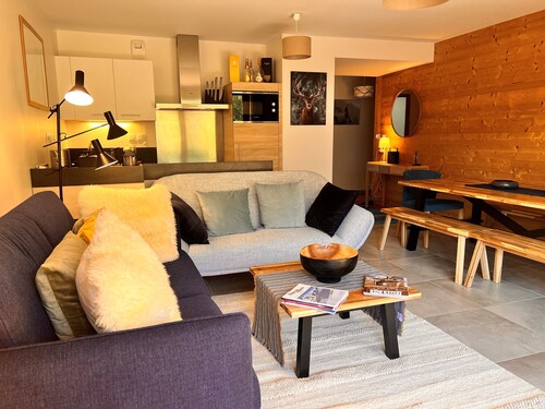 New 8/9-person ski-in/ski-out apartment on the Alpe d'Huez ski area