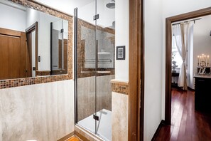 Chuveiro/banheira combinados, banheira de hidromassagem