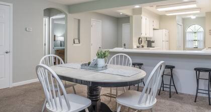 2BD 2BA WALK-IN CONDO INDOOR/OUTDOOR POOL HOT TUB