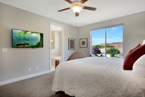 6 bedrooms, desk, iron/ironing board, WiFi