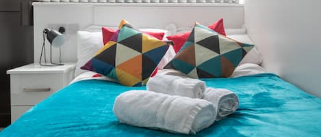 Decoración personalizada, muebles diferentes y escritorio