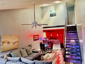 Living area - The beautiful Loft 4 bedrooms (North Lauderdale)