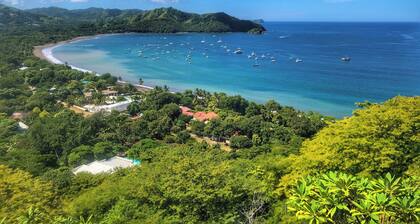 2 Primary Suites - Ground Floor - 110m to Beach