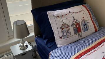 2 bedrooms, iron/ironing board, travel cot, free WiFi