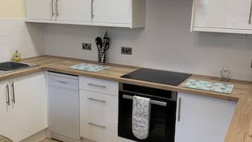 Réfrigérateur, micro-ondes, four, lave-vaisselle