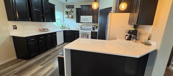 4bd 3ba Family Friendly Home PLUS all the amenities!