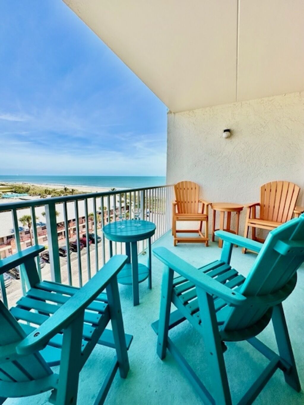 Sandcastles Top Floor North facing Ocean View- Magnificient!