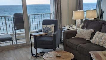 Smart TV, DVD player, books, printers