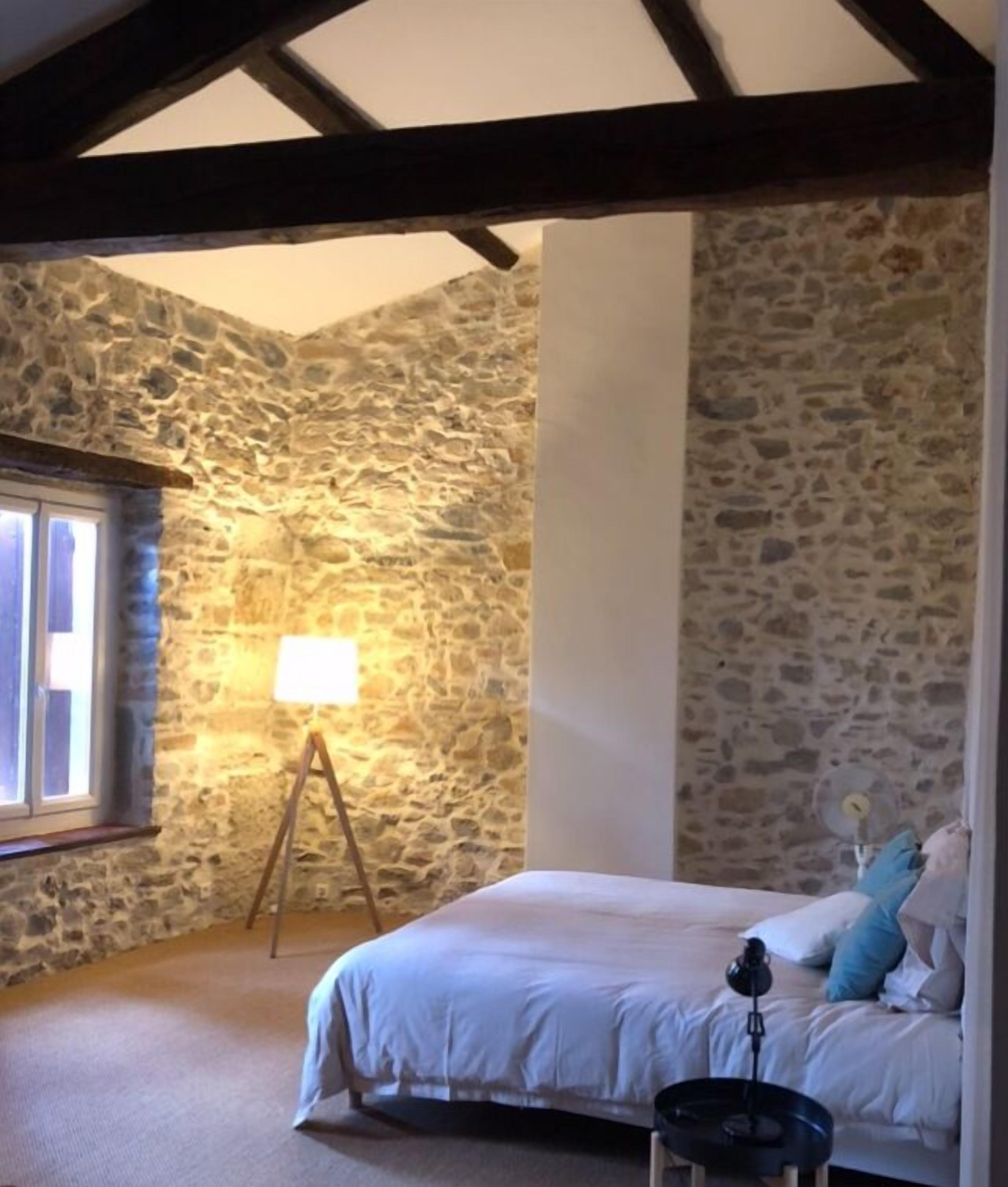 4 عدّة غرف نوم ومكواة/لوح كي وسرير سفر وواي فاي مجانًا