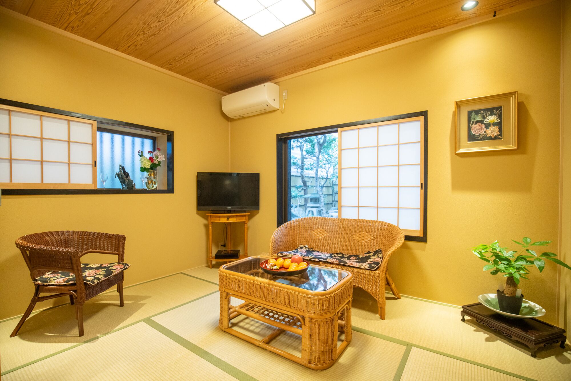 Traditional House, 3 Bedrooms | Living area