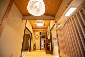 Hallway - TANIMACHIKUN HOSHIYA 1919FUKUYA (Osaka)