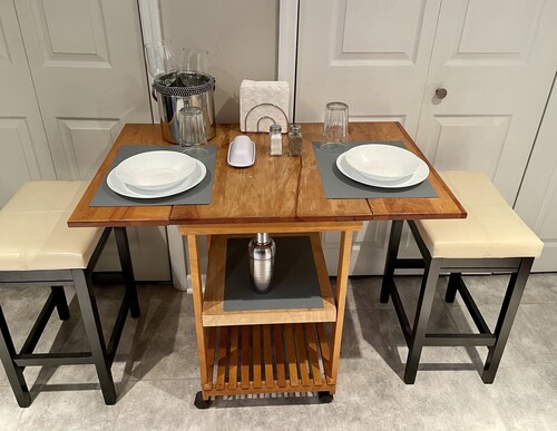 Luxury Suite. Conveniently Located. Free Parking.