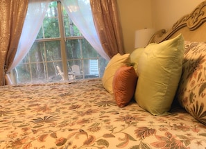 3 quartos, Wi-Fi de cortesia, roupa de cama