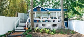 The Hampton Sack a cheerful relaxing beach cottage